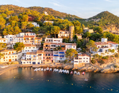 Les Plus Belles Plages de la Costa Brava: Un Guide pour les Amoureux de la Plage